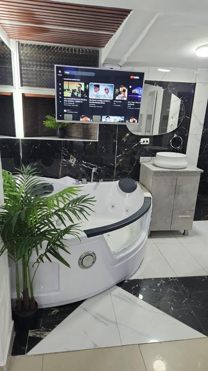 Luna Quitena Hotel Quito Luaran gambar